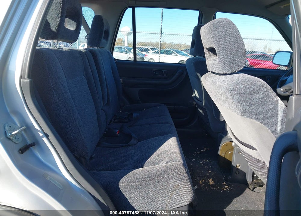1999 HONDA CR-V LX VIN: JHLRD1840XC031348