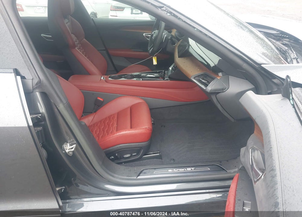2024 AUDI E-TRON GT PREMIUM PLUS QUATTRO VIN: WAUFJBFW0R7000208