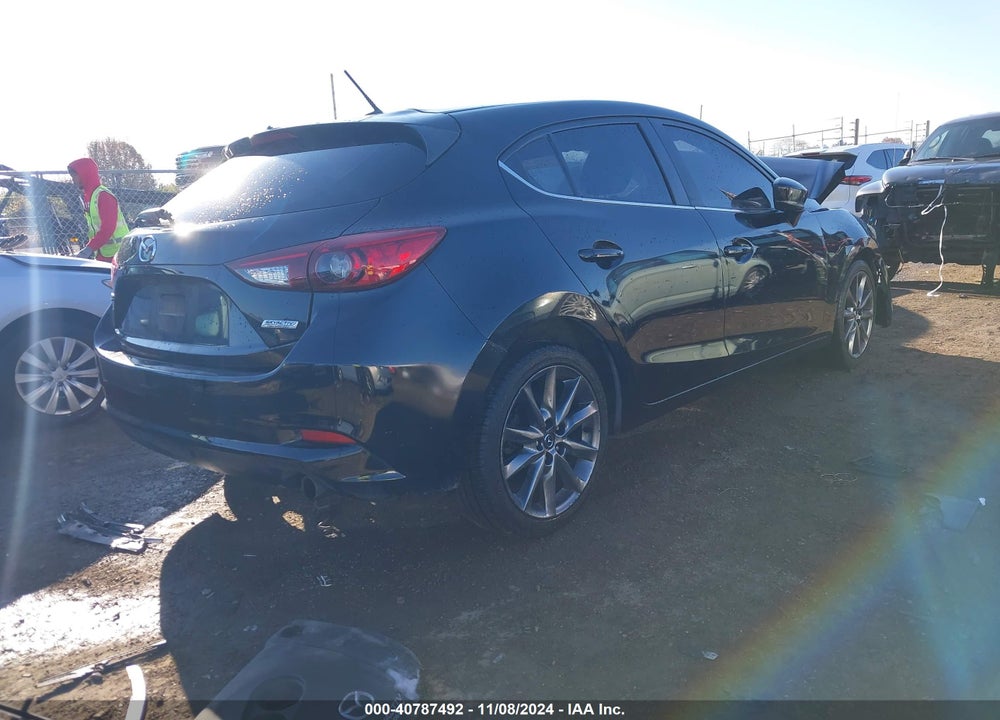 2018 MAZDA 3 TOURING VIN: 3MZBN1L39JM182122
