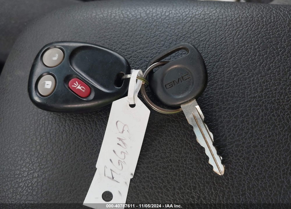 2008 GMC ENVOY SLE VIN: 1GKDT13S582211646