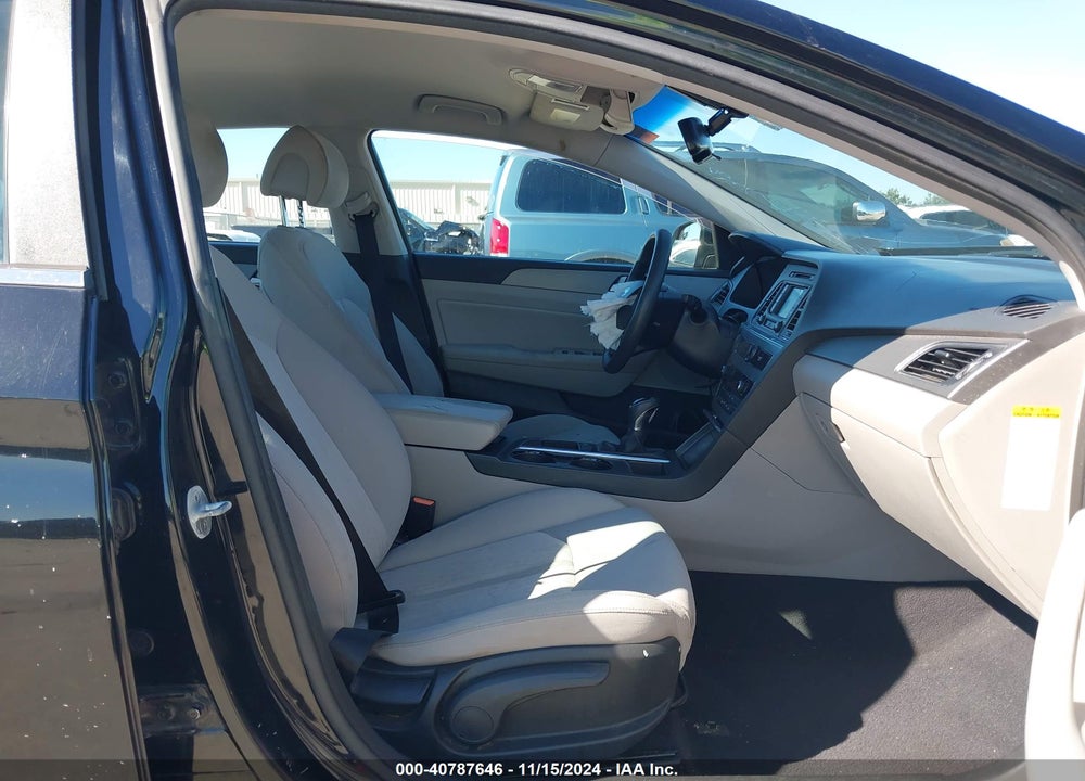 2016 HYUNDAI SONATA HYBRID SE VIN: KMHE24L1XGA011356