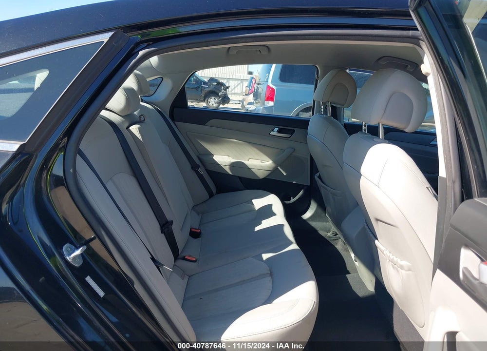 2016 HYUNDAI SONATA HYBRID SE VIN: KMHE24L1XGA011356