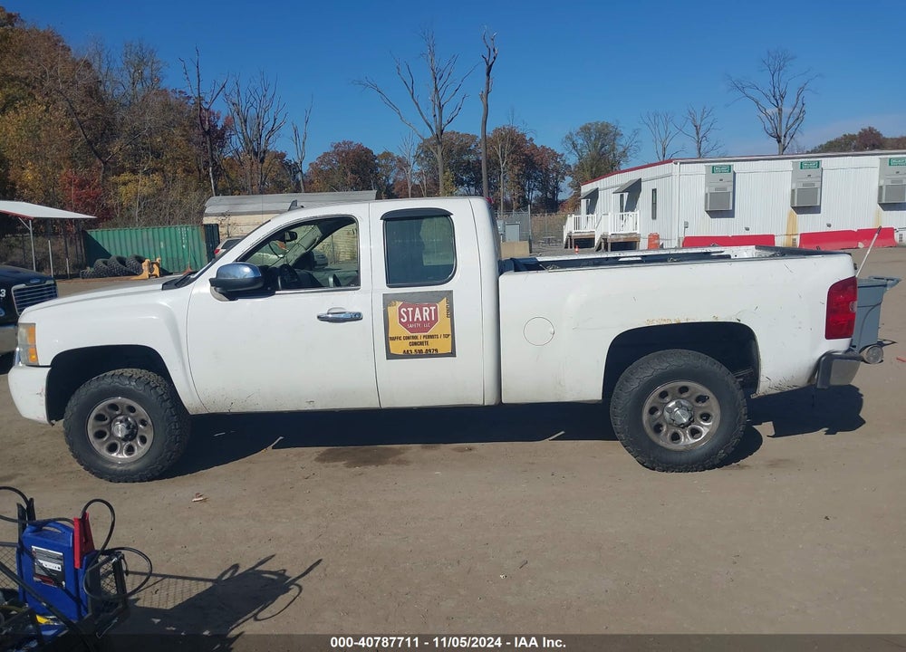 2009 CHEVROLET SILVERADO 1500 WORK TRUCK VIN: 1GCEC19X19Z256207