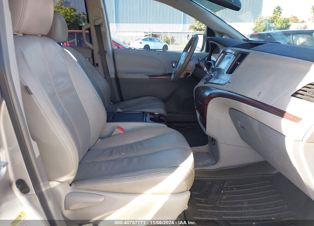 2011 TOYOTA SIENNA XLE LIMITED VIN: 5TDYK3DC0BS035799