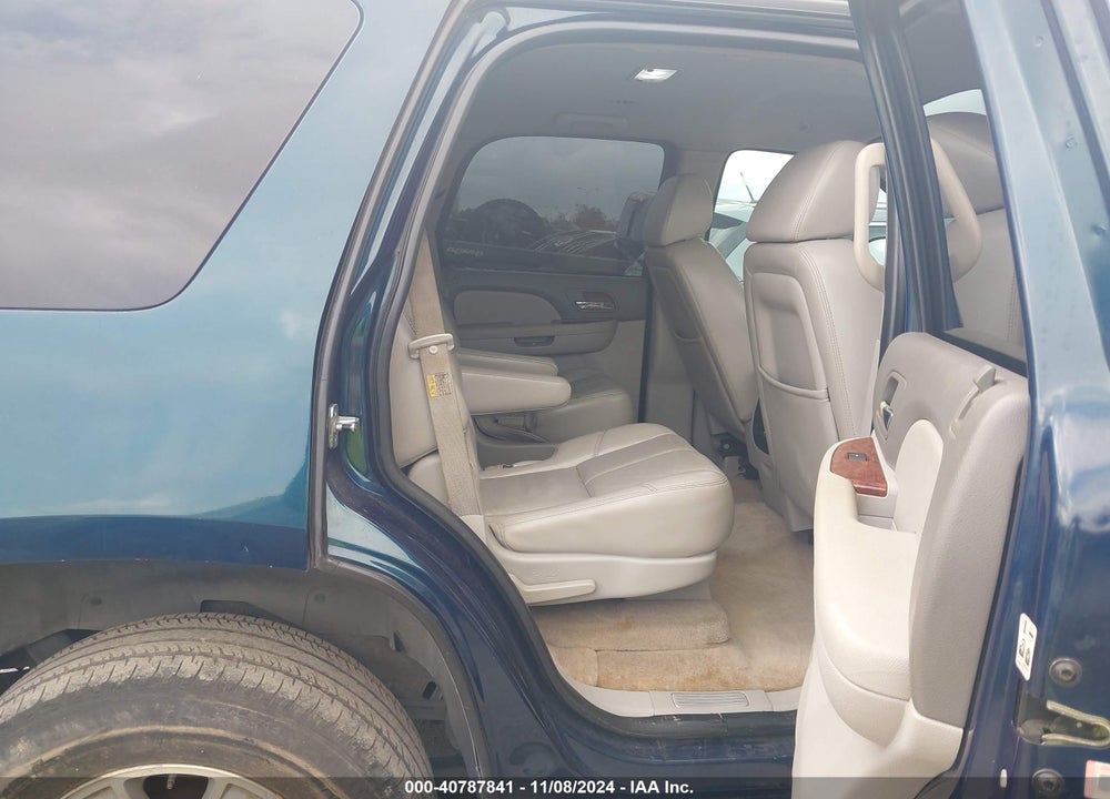 2007 CHEVROLET TAHOE LT VIN: 1GNFC13JX7R191404