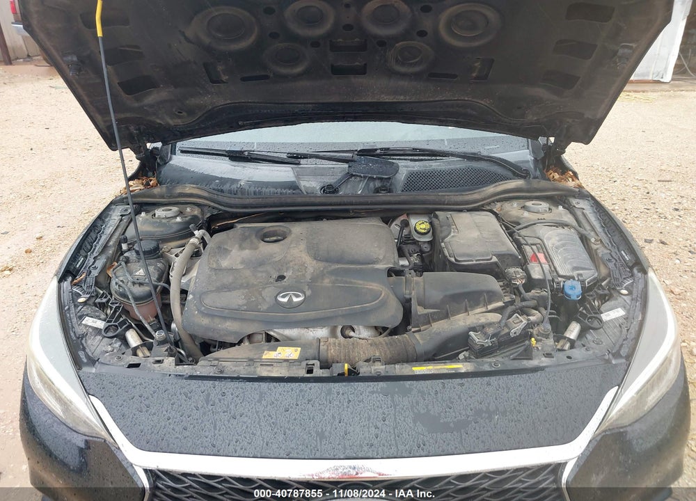 2018 INFINITI QX30 LUXURY VIN: SJKCH5CP1JA047297