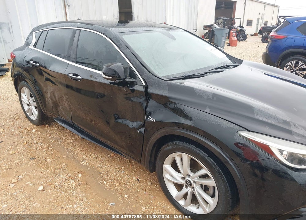 2018 INFINITI QX30 LUXURY VIN: SJKCH5CP1JA047297
