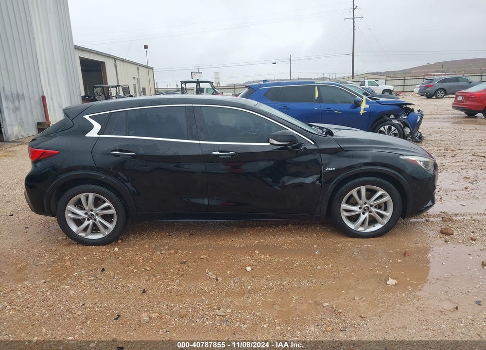 2018 INFINITI QX30 LUXURY VIN: SJKCH5CP1JA047297