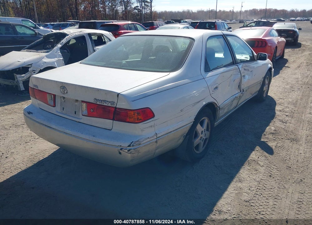 2001 TOYOTA CAMRY LE VIN: JT2BG22K810550667