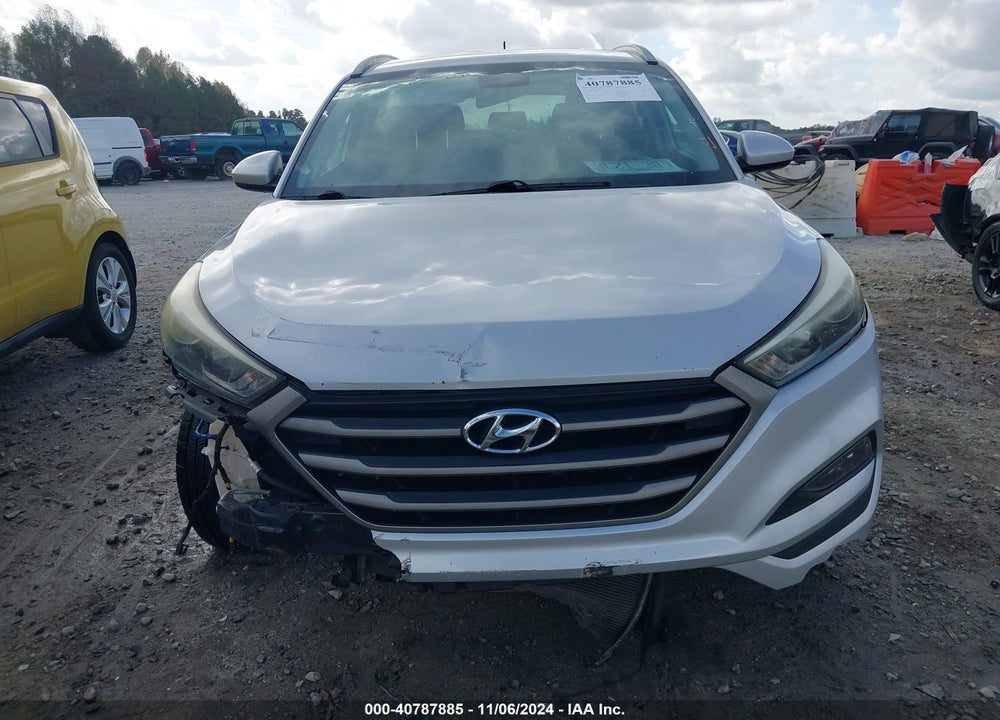 2016 HYUNDAI TUCSON SE VIN: KM8J33A4XGU125312