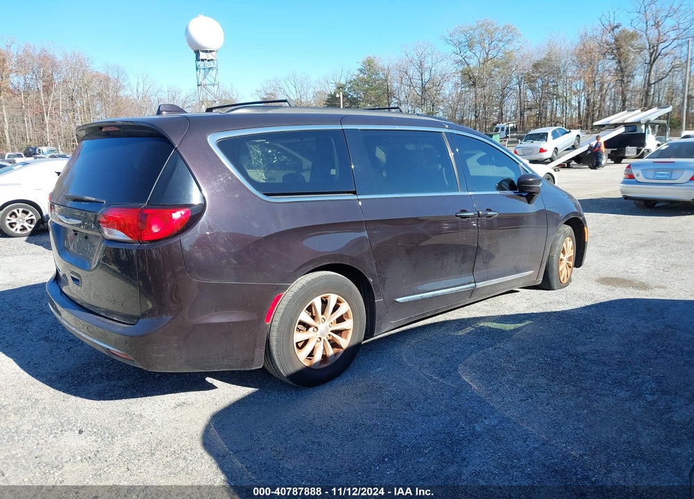 2017 CHRYSLER PACIFICA TOURING L VIN: 2C4RC1BG9HR803714