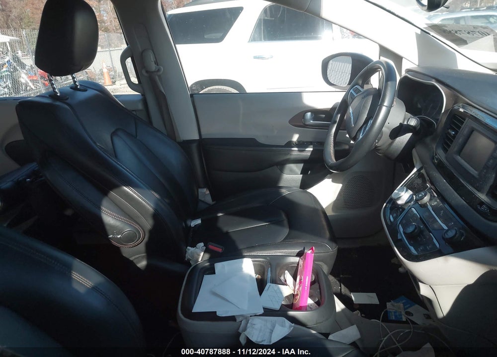 2017 CHRYSLER PACIFICA TOURING L VIN: 2C4RC1BG9HR803714