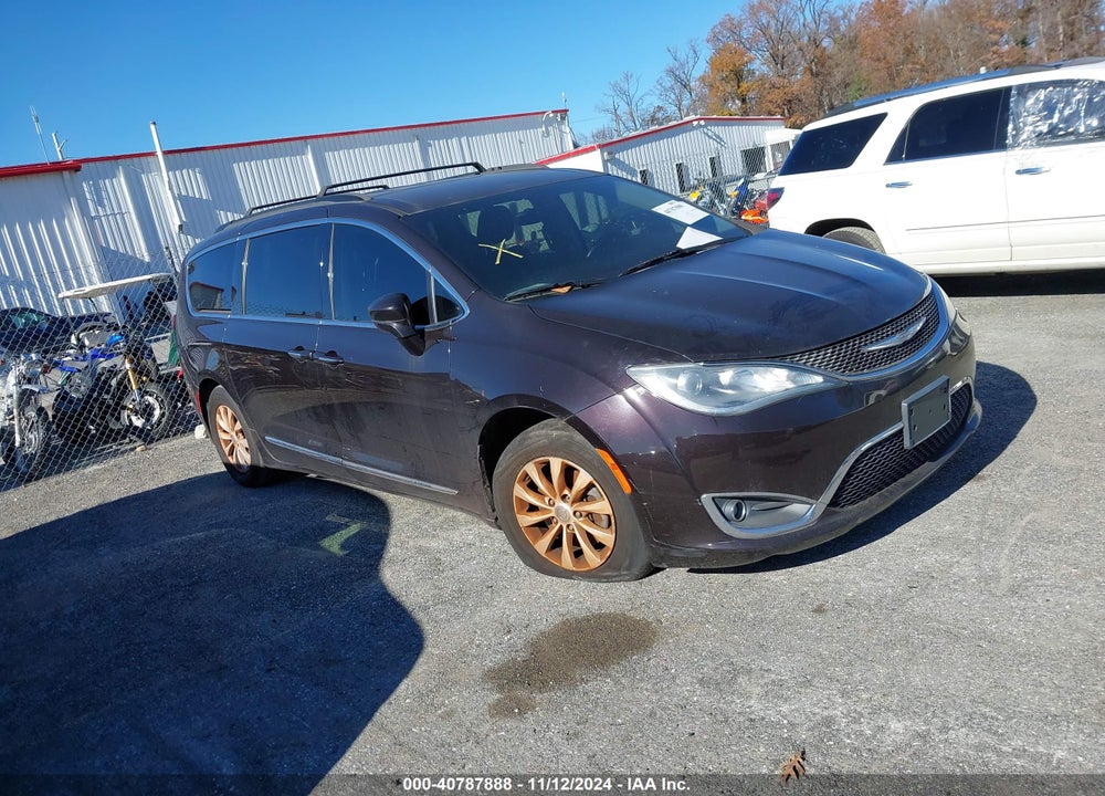2017 CHRYSLER PACIFICA TOURING L VIN: 2C4RC1BG9HR803714