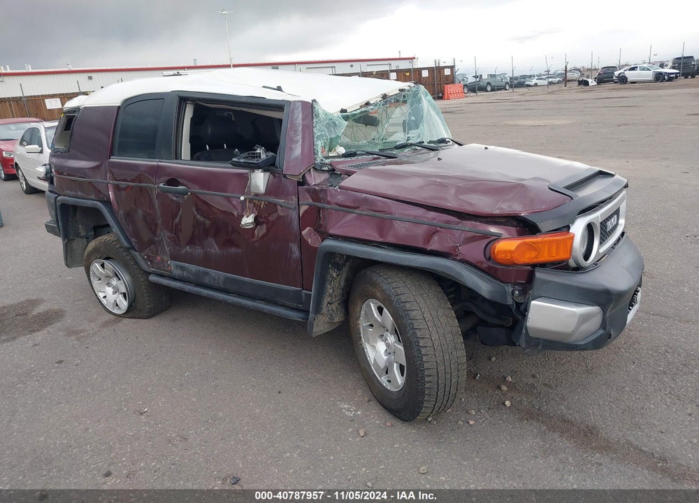 2007 TOYOTA FJ CRUISER VIN: JTEBU11F070041272