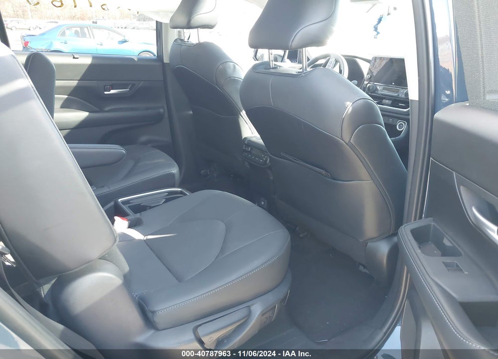 2024 TOYOTA GRAND HIGHLANDER PLATINUM VIN: 5TDAAAB58RS000676