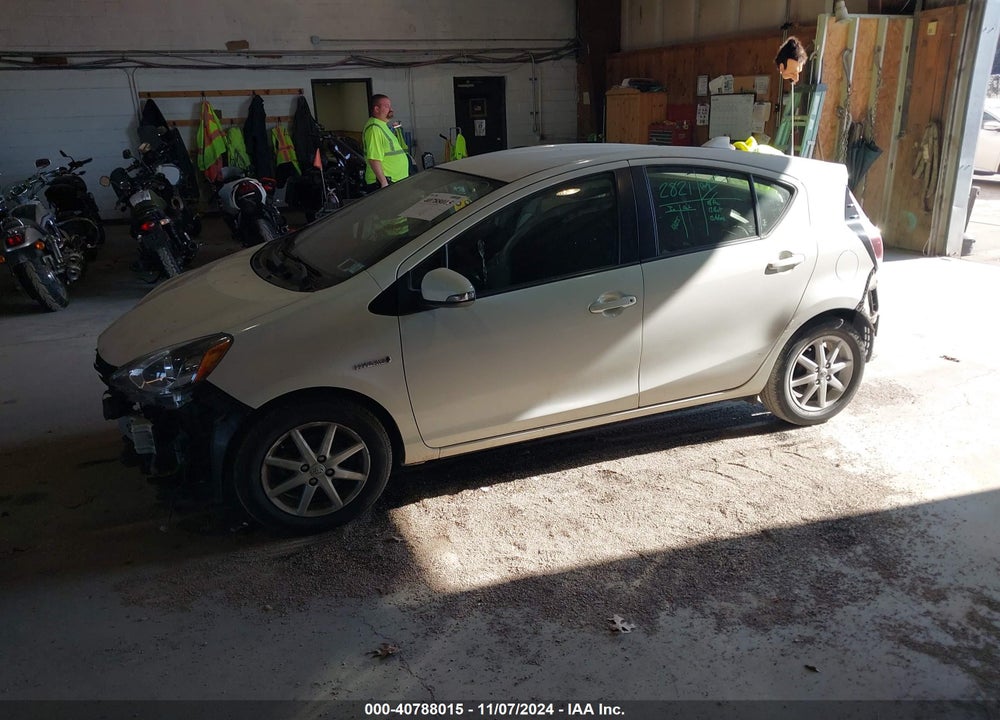 2015 TOYOTA PRIUS C THREE VIN: JTDKDTB39F1108769