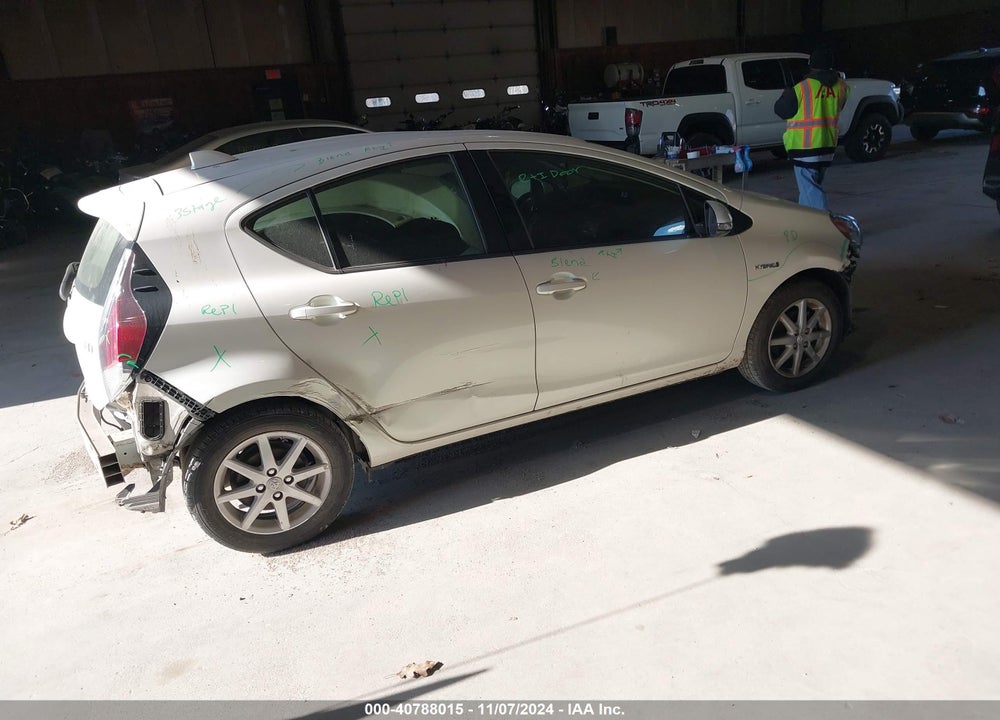 2015 TOYOTA PRIUS C THREE VIN: JTDKDTB39F1108769