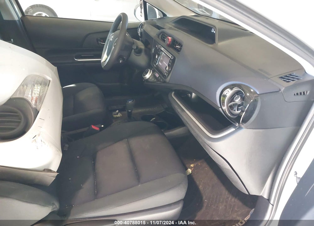 2015 TOYOTA PRIUS C THREE VIN: JTDKDTB39F1108769