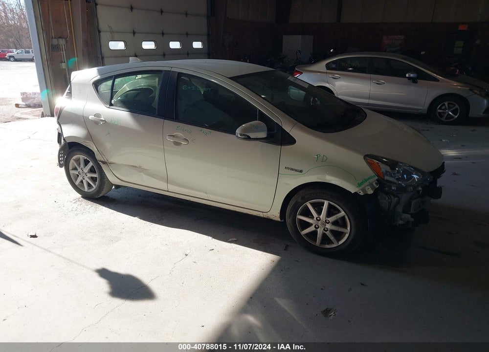 2015 TOYOTA PRIUS C THREE VIN: JTDKDTB39F1108769