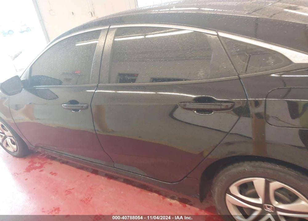 2018 HONDA CIVIC LX VIN: 19XFC2F5XJE011824