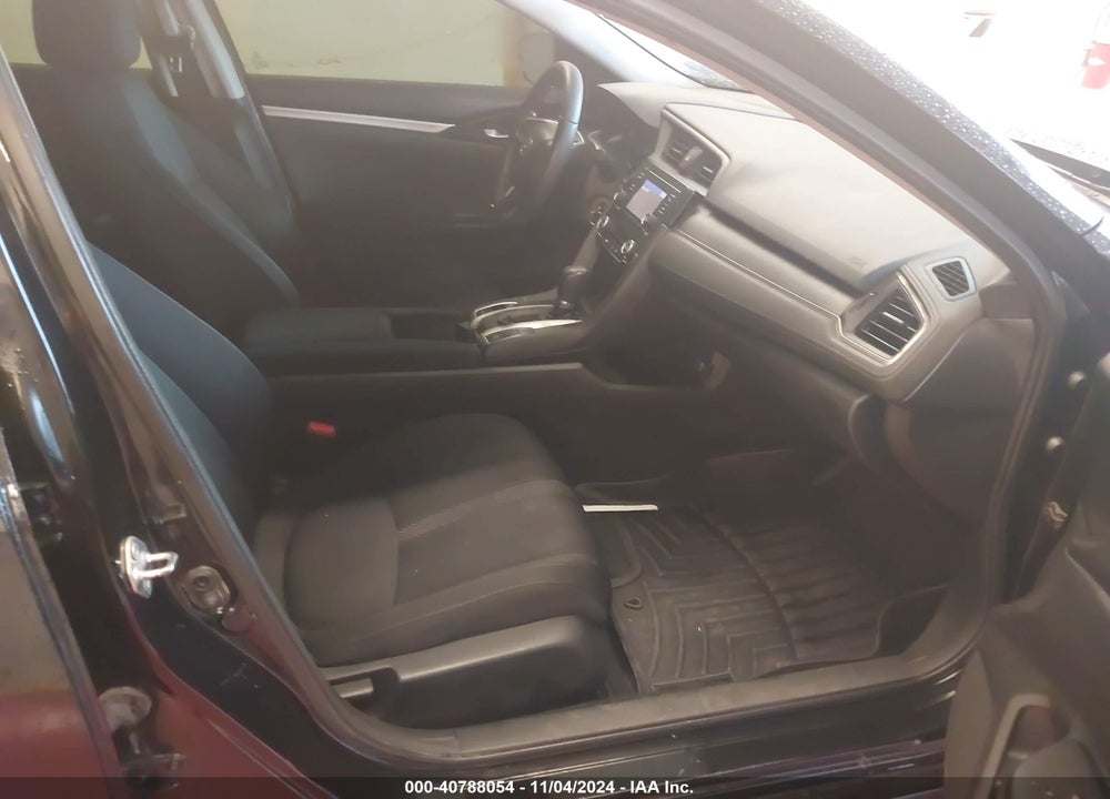 2018 HONDA CIVIC LX VIN: 19XFC2F5XJE011824