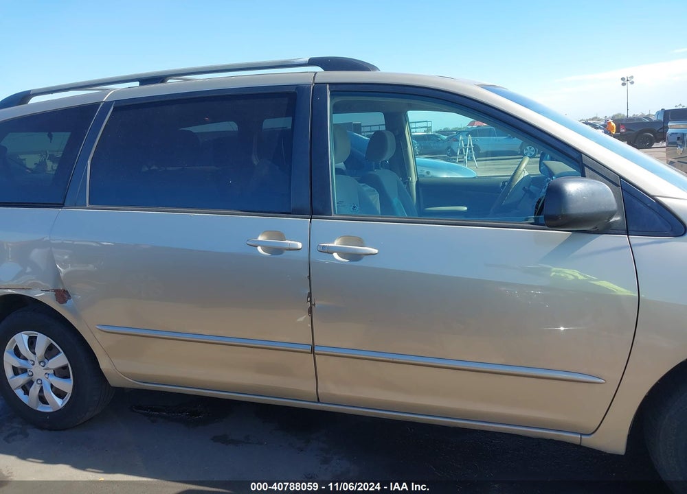 2004 TOYOTA SIENNA LE VIN: 5TDZA23C44S135247