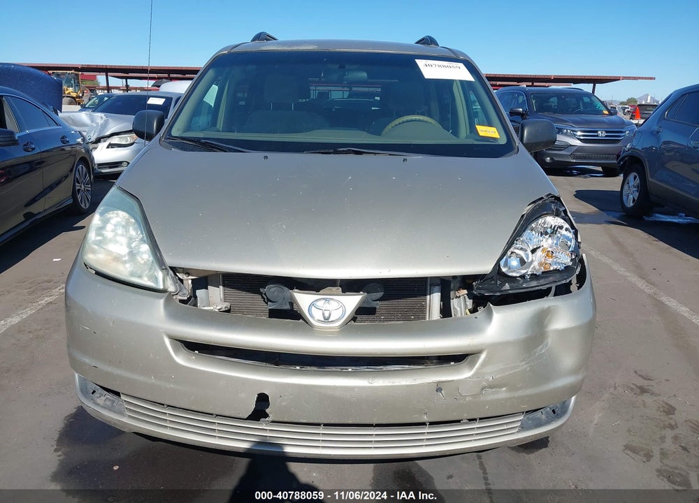 2004 TOYOTA SIENNA LE VIN: 5TDZA23C44S135247