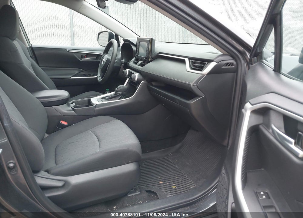 2020 TOYOTA RAV4 XLE VIN: 2T3W1RFV7LC053830