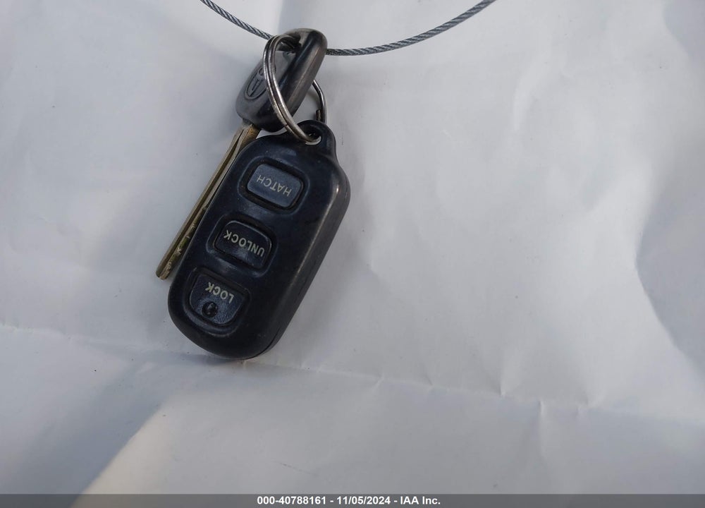 2004 TOYOTA MATRIX/XR VIN: 2T1KR32E74C180937