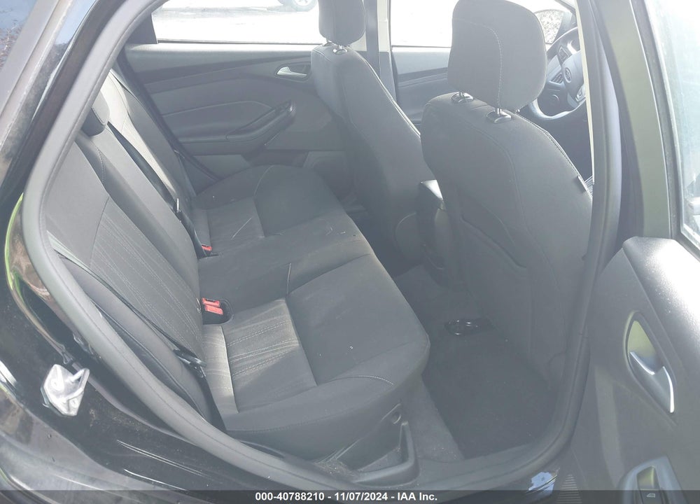 2018 FORD FOCUS SE VIN: 1FADP3F26JL301739