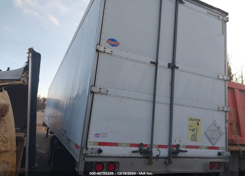 2010 UTILITY TRAILER MFG --- VIN: 1UYVS2535AU891901