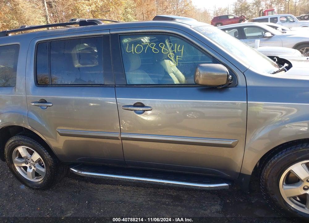 2010 HONDA PILOT EX-L VIN: 5FNYF4H56AB024864