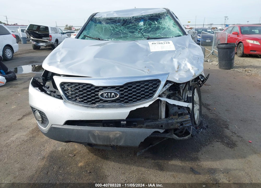 2013 KIA SORENTO LX VIN: 5XYKT3A12DG397199