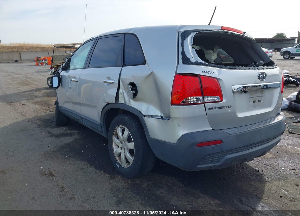 2013 KIA SORENTO LX VIN: 5XYKT3A12DG397199