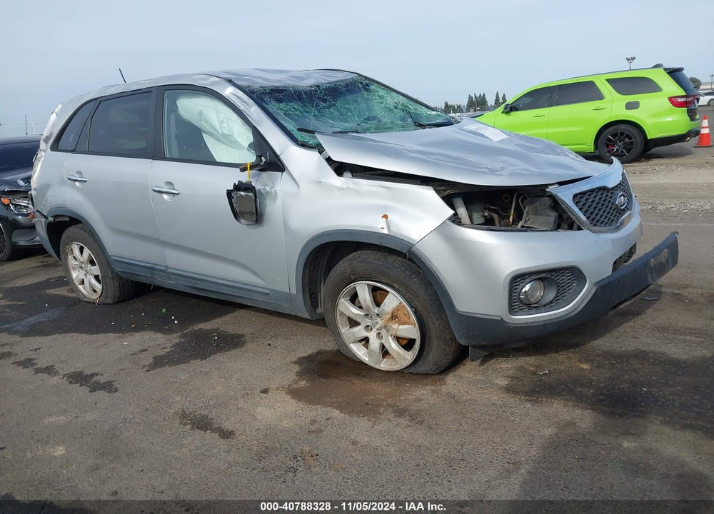 2013 KIA SORENTO LX VIN: 5XYKT3A12DG397199