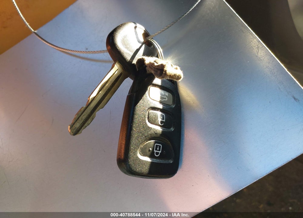 2013 HYUNDAI ELANTRA GLS VIN: KMHDH4AE0DU611944