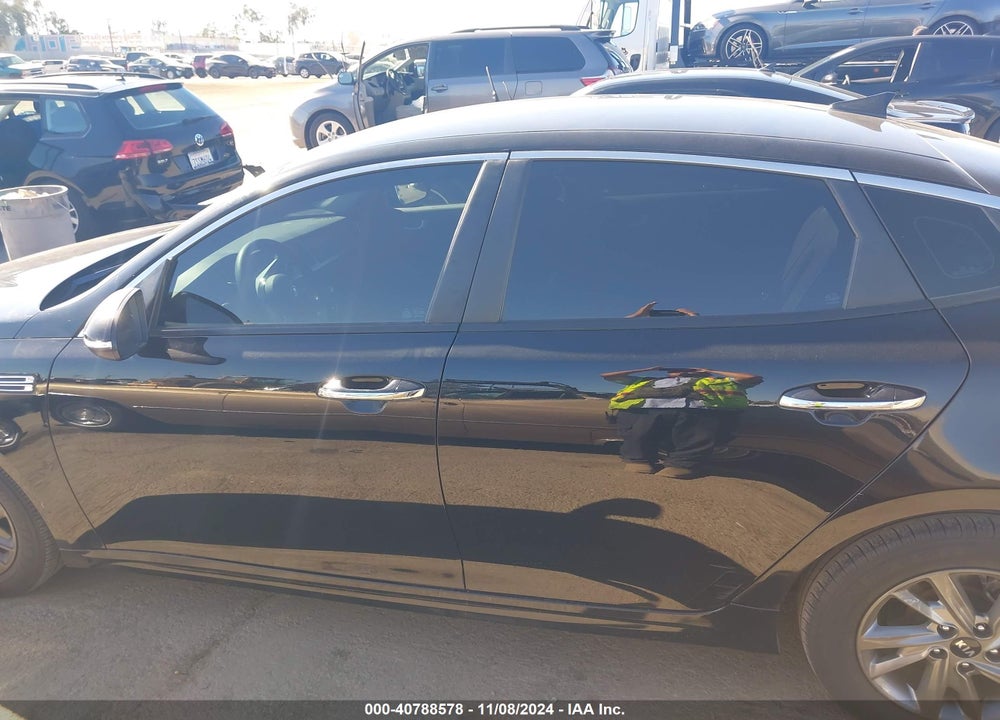 2019 KIA OPTIMA LX VIN: 5XXGT4L34KG352132