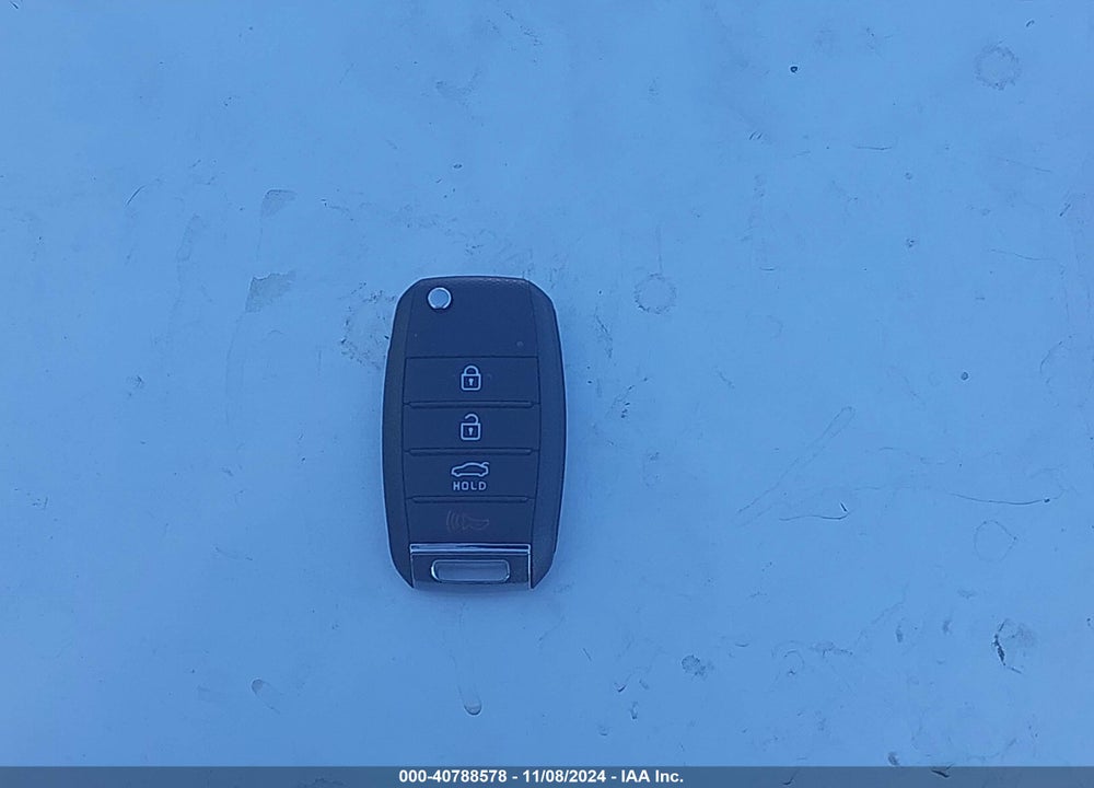 2019 KIA OPTIMA LX VIN: 5XXGT4L34KG352132