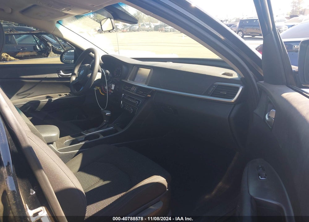 2019 KIA OPTIMA LX VIN: 5XXGT4L34KG352132