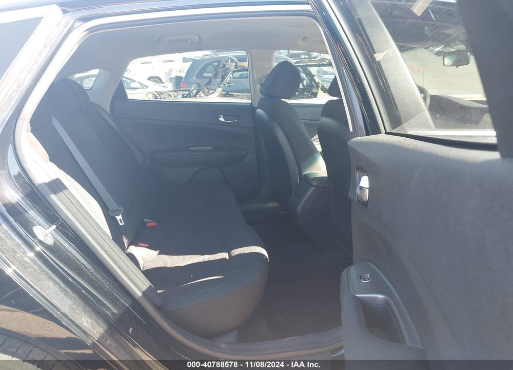 2019 KIA OPTIMA LX VIN: 5XXGT4L34KG352132