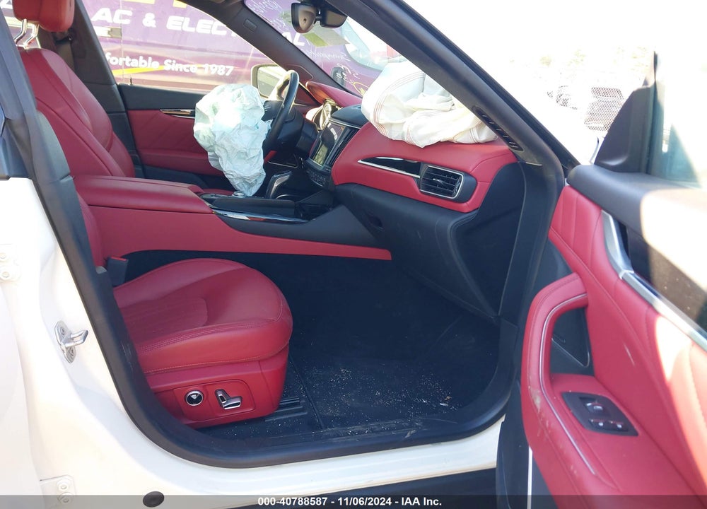 2022 MASERATI LEVANTE MODENA VIN: ZN661YUM0NX394700
