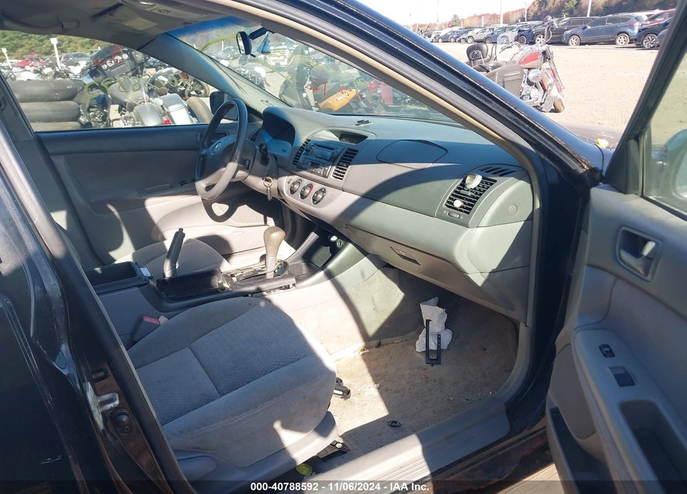 2002 TOYOTA CAMRY LE VIN: 4T1BE32K32U077379