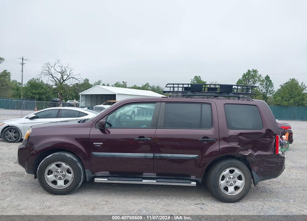 2011 HONDA PILOT LX VIN: 5FNYF3H28BB042848