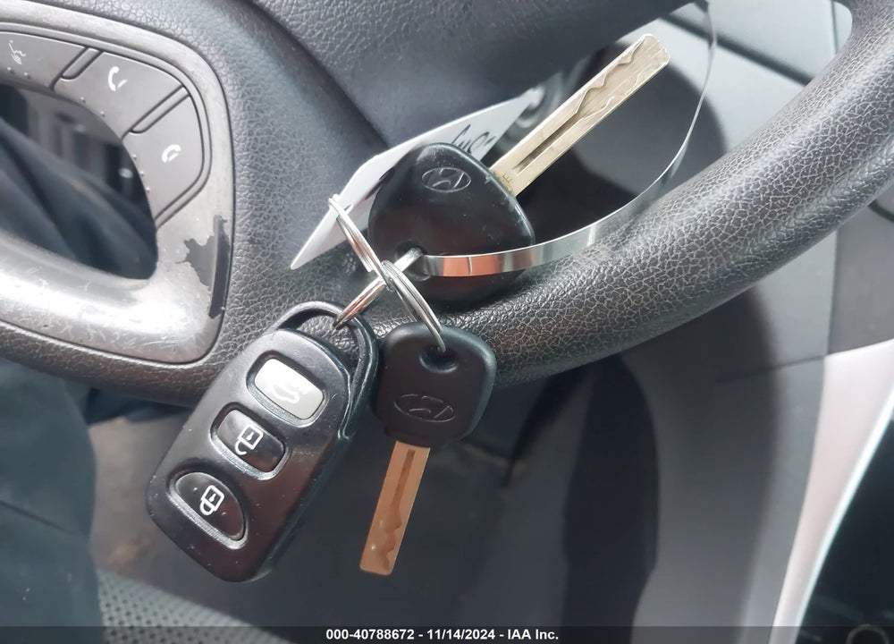 2011 HYUNDAI SONATA GLS VIN: 5NPEB4AC1BH110285
