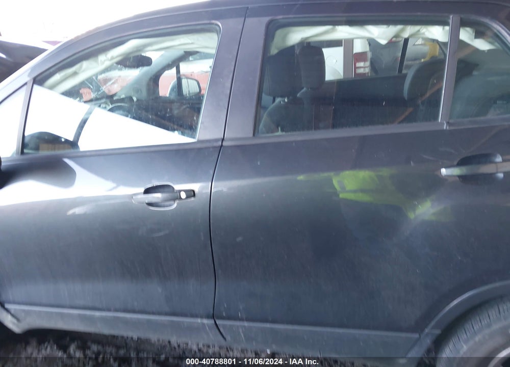 2019 CHEVROLET TRAX VIN: 3GNCJKSB2KL335875