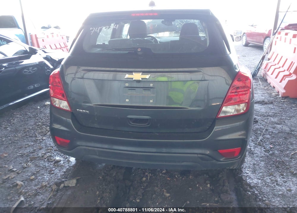2019 CHEVROLET TRAX VIN: 3GNCJKSB2KL335875