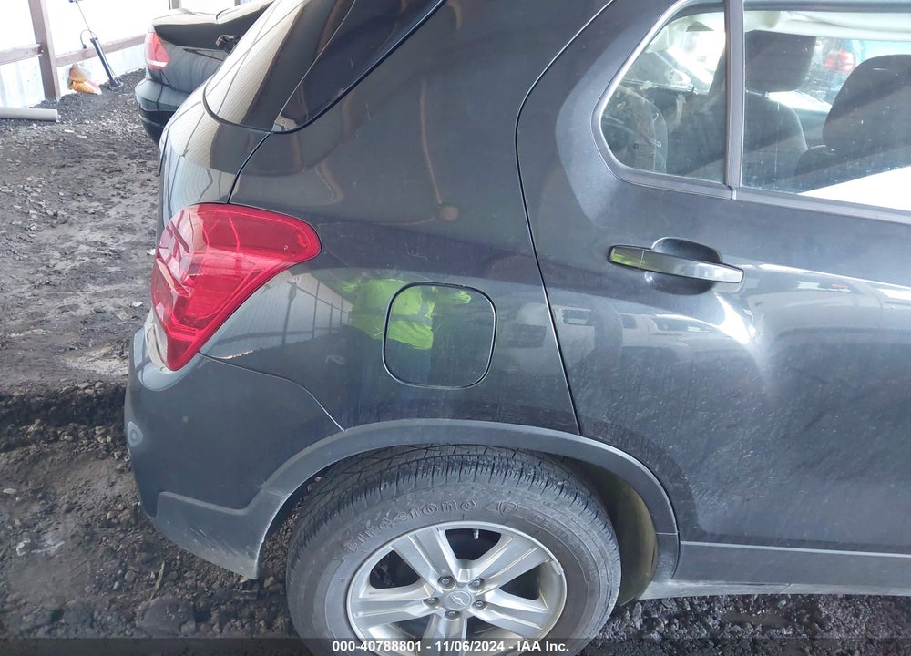 2019 CHEVROLET TRAX VIN: 3GNCJKSB2KL335875