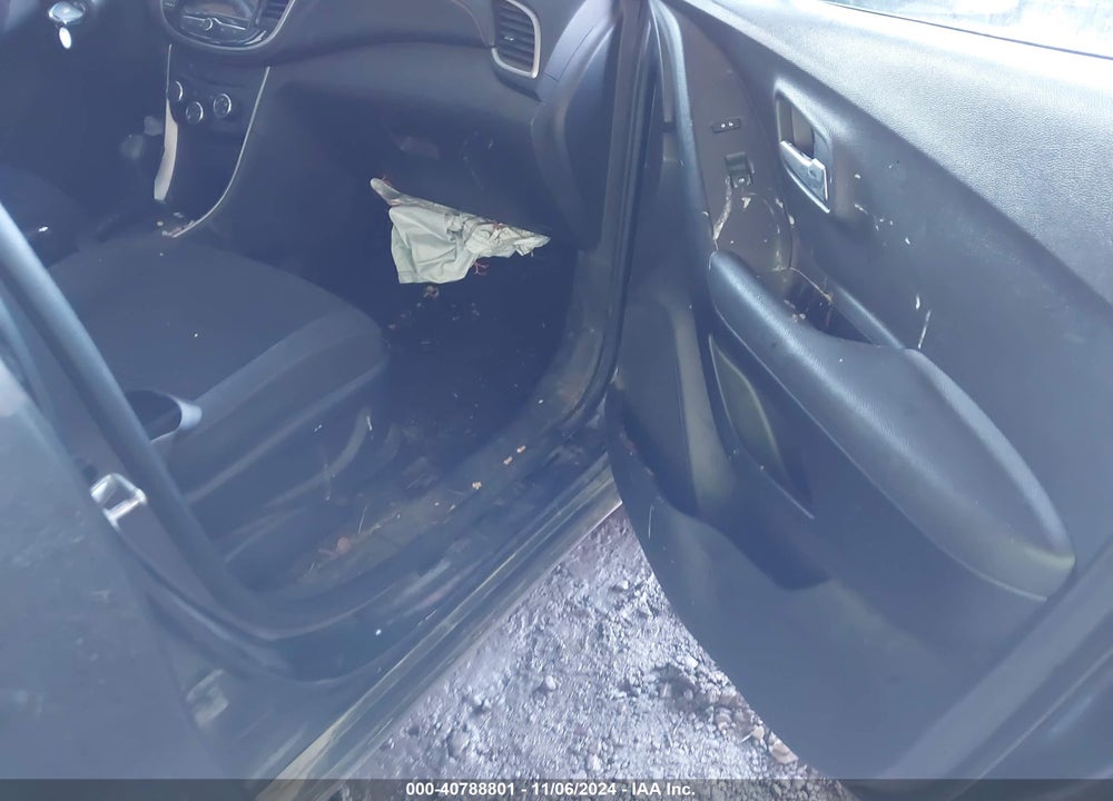 2019 CHEVROLET TRAX VIN: 3GNCJKSB2KL335875