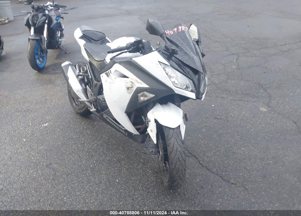 2017 KAWASAKI EX300 B VIN: JKAEX8B18HDA35716