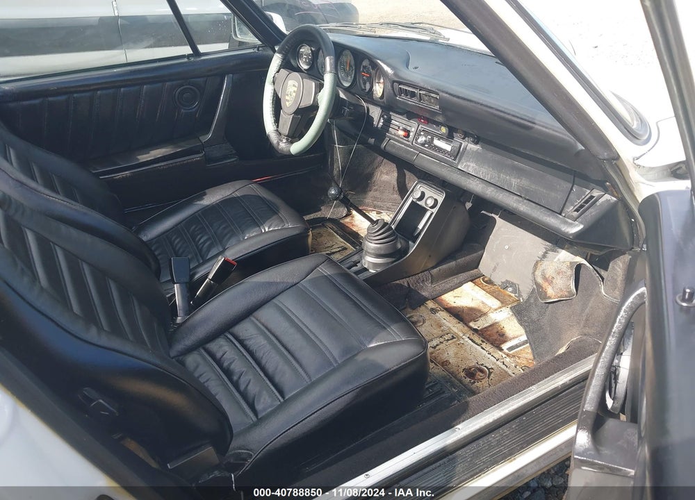1983 PORS 911SC TARGA VIN: WP0ZZZ91ZDS151141